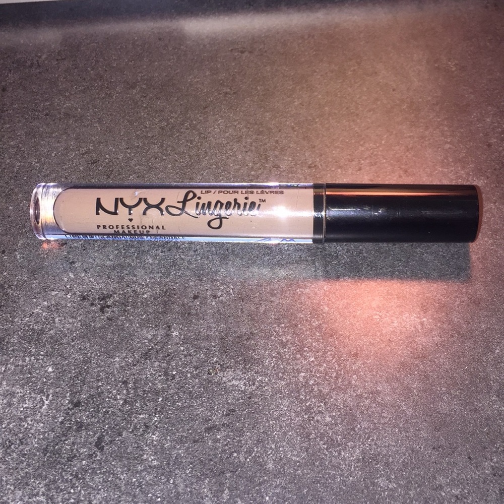 NYX Lip Lingerie in “Scandalous” 👄
